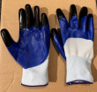 Перчатки нейлоновые с двойным вспененным латексом (белая с синим) черные пальчики - ООО "СИЗ" 